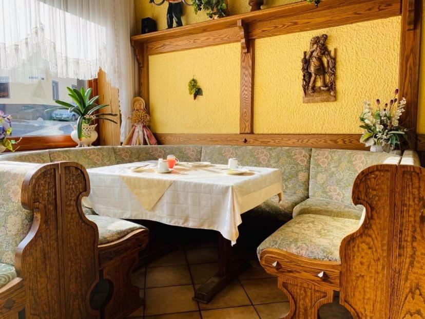 Gasthaus Castor كلوتن المظهر الخارجي الصورة
